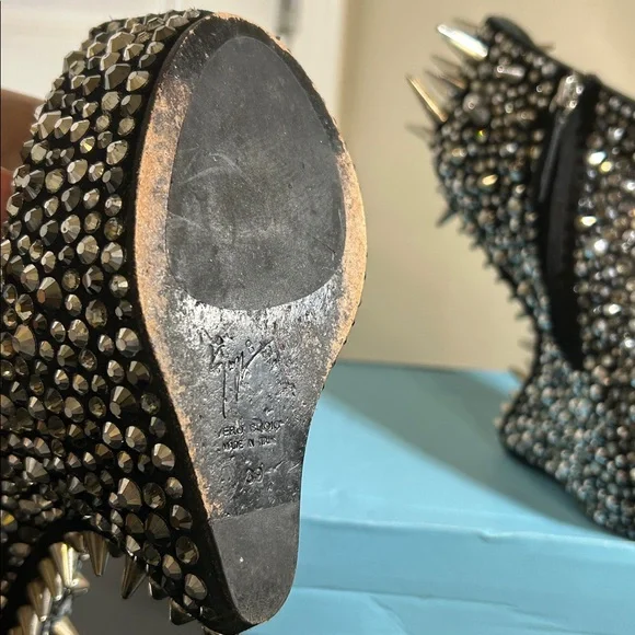 Giuseppe ZANOTTI Spiked Wedge Platform Ankle Boots w Crystal Embellishments! - Picture 4 of 9